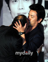 组图：李秉宪釜山参加新片《光海》观众见面会