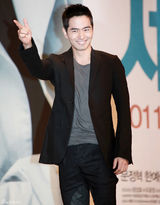 高清组图：韩艺瑟神话Eric宣传《间谍明月》十足养眼