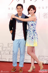 组图：蓝正龙表白安心亚 被绯闻女友赞很nice