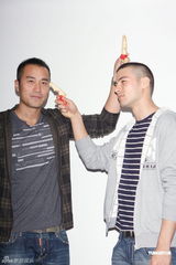 组图：张孝全凤小岳为戏削发 桂纶镁缺席宣传