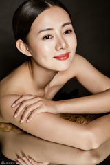 组图：《打狗棍》圆满收官 王靖云写真优雅绽放