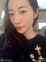 组图：韩雪卖萌嘟脸可爱 逆光自拍显女神范儿