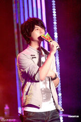 组图：品冠亮相东方风云榜音乐营 郭书瑶黄玲献唱 