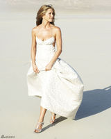 高清组图：詹妮弗-安妮斯顿真空装沙漠拍写真