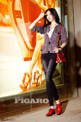 组图：韩雯雯尝试英伦风 化身街头潮女郎