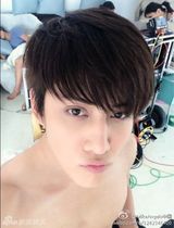 组图：泰版《浪漫满屋》走红 邪魅男主迷倒少女