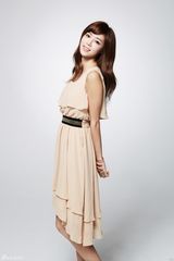 朴韩星时尚写真显清纯 《笔仙2》将映