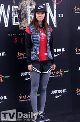 组图：宋智孝等参加长跑活动 俊美夫妇携手亮相