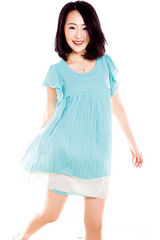 组图：张丁懿气质写真 清新甜美秀亲和力