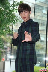 组图：炎亚纶新剧搭档李毓芬 被醉扑无生理反应