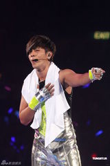 高清组图：罗志祥香港热辣开唱 容祖儿助阵献声