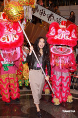 幻灯图：吴雨霏醒狮点晴感觉威风 放大假将游印度 