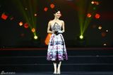 组图：刘诗诗收获2013新浪微博之夜Queen称号