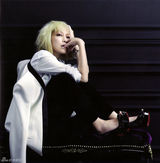 组图：中岛美嘉OL风硬朗写真 炫金短发西装酷帅