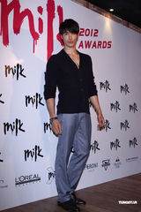 组图：林俊杰获票选人气男艺人 谢谢周杰伦相挺