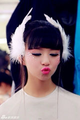 策划：卖萌耍宝手册揭秘 嘟嘴吐舌扮萝莉