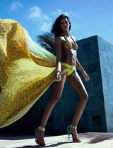 组图：巴西超模伊莎贝儿-歌勒泳装秀美腿