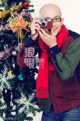 组图：平安圣诞前夜鬼马卖萌 祝歌迷样样平安