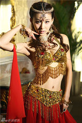 高清组图：贾青MV打造中东风情 突破尺度演亲密戏