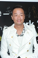 组图：草蜢与黄耀明献唱 将与软硬天师联合开唱