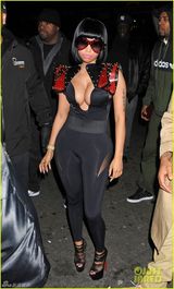 组图：麻辣鸡销魂爆乳半球全露