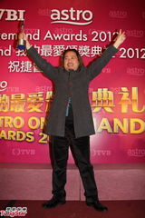 组图：杨怡和马国明登马来西亚视帝视后宝座