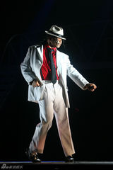 高清图：《颤栗现场》北京上演 演绎杰克逊经典