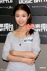 幻灯图：莫文蔚黑衣扮潮女 薛凯琪懒理“艳照门”