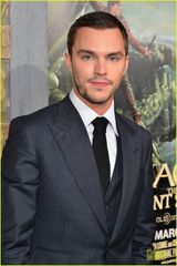 组图：《巨人杀手杰克》首映 英伦型男挑大梁