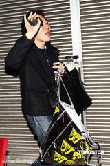 幻灯图：萧亚轩坚强送亡母 罗志祥现身医院慰好友