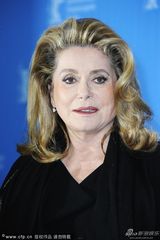 组图：《狂妈上路》记者会 常青树凯瑟琳亮相