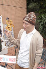 组图：胞弟哭诉张卫健趁病谋财欠两千万