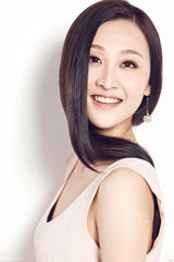 组图：杜菲菲钱璇华丽变身 飘逸长裙清丽脱俗