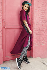 组图：爱戴拍炫彩写真 展夏日热辣风情