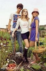 幻灯图集：艾玛优雅新写真曝光 展现少女浪漫情怀