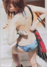 组图：AKB48成员小嶋阳菜性感泳装登杂志