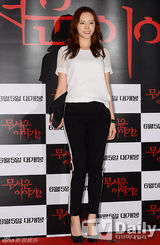 组图：《恐怖故事2》试映 金秀贤金赛纶拼美腿