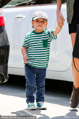 组图：米兰达-可儿携子出行 小正太憨萌招手