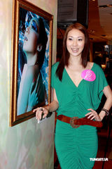 组图：刘心悠何超莲出席画展 林晓培介绍专辑进度