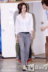 组图：探班音乐剧《人鬼情未了》 朱元IVY暧昧