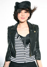 组图：吴晓敏真我写真告白 我是一个特二的人