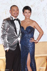 组图：金刚梁靖琪等亮相港姐竞选红毯