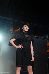 高清图：时尚大典众星走秀 跨界演绎精彩潮流