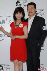 组图：邓丽欣遭催婚 赵雅芝否认与汪明荃不和