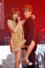 高清组图：SISTAR香港开唱 短裙透视性感爆乳