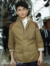 组图：黄晓明吴奇隆李宗翰巴黎时装周玩转秀场