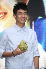 组图：柯震东现身预售会 新片变身大野狼