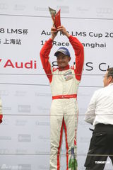 组图：郭富城上海参加车赛 小插曲无碍取得胜利