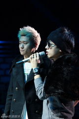 组图：湖南卫视跨年晚会范玮琪陶喆张杰彩排卖力