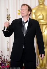 组图：奥斯卡后台海瑟薇圆梦落泪 李安拜年